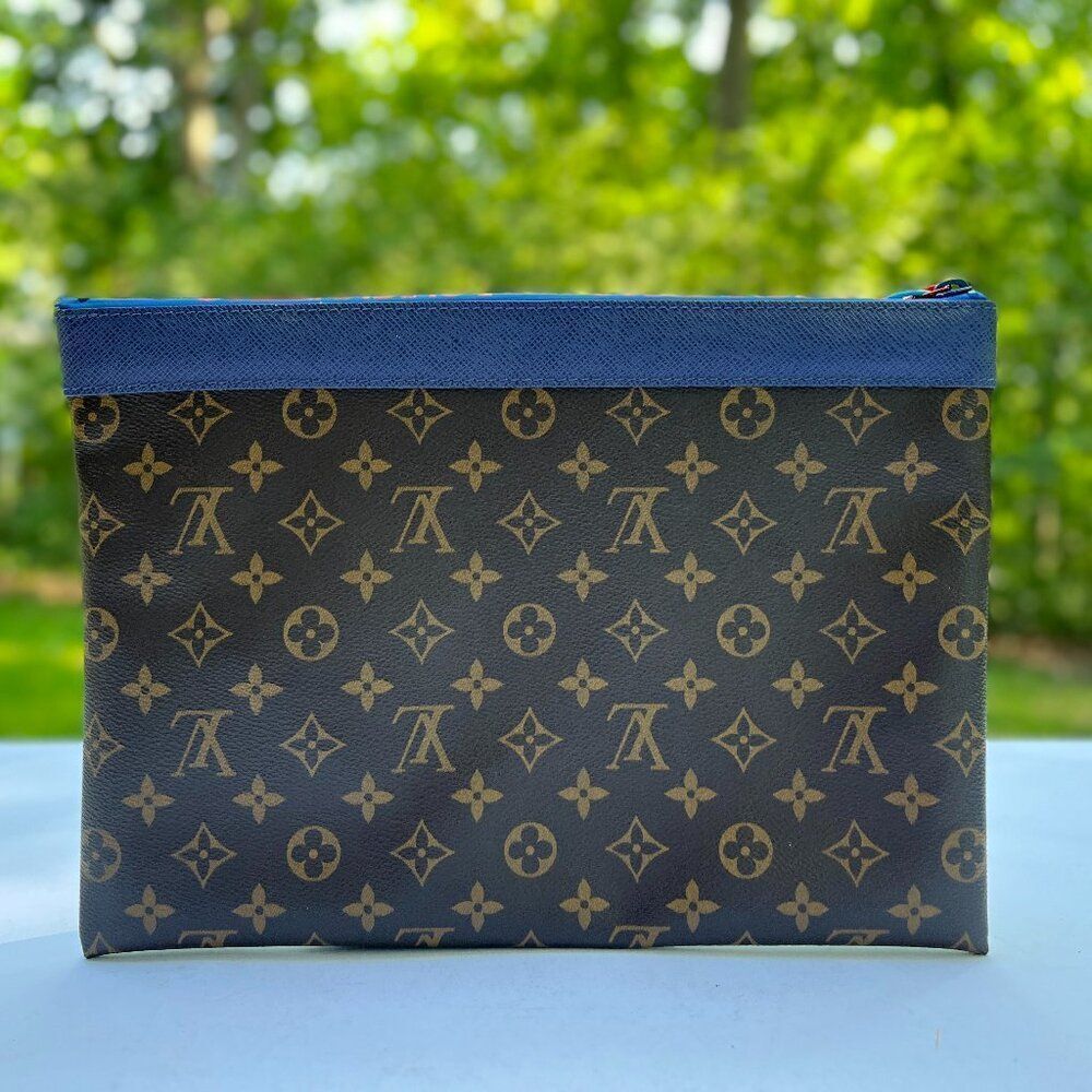 Louis Vuitton Limited Edition Monogram Apollo Pochette Split Line GM